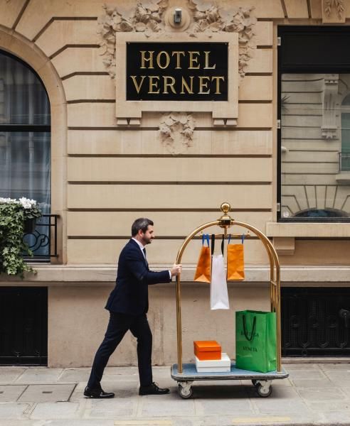 B SIGNATURE Hotels & Resorts