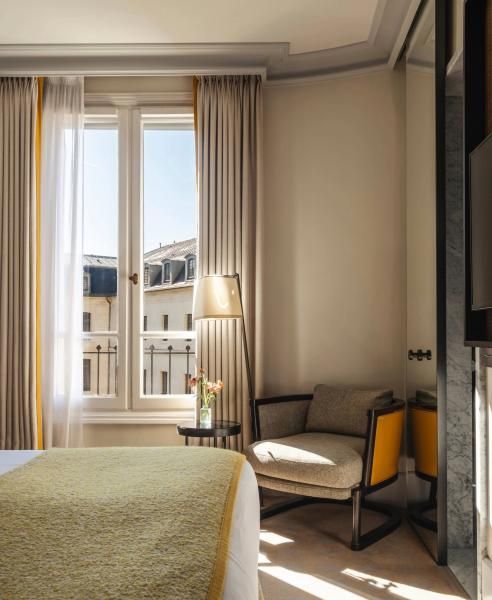 B SIGNATURE Hotels & Resorts