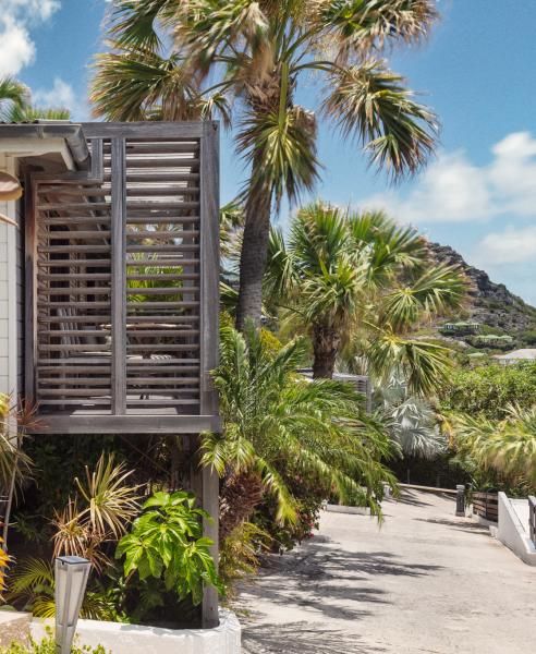 B SIGNATURE Hotels & Resorts