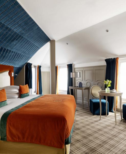 B SIGNATURE Hotels & Resorts