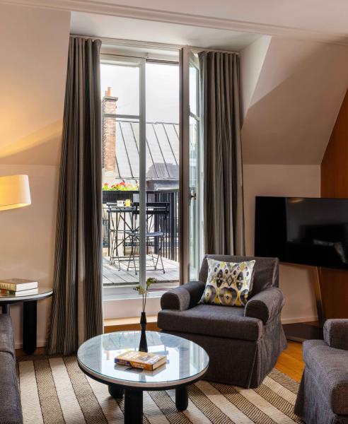 B SIGNATURE Hotels & Resorts