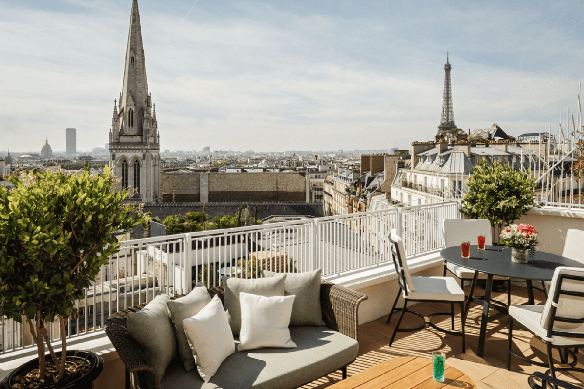 B SIGNATURE Hotels & Resorts