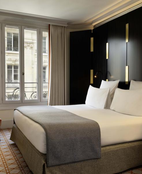 B SIGNATURE Hotels & Resorts