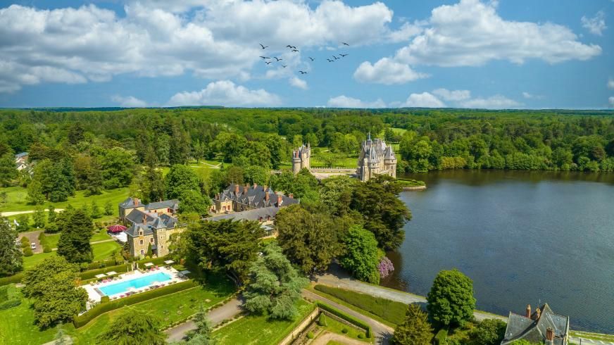 B SIGNATURE Hotels & Resorts