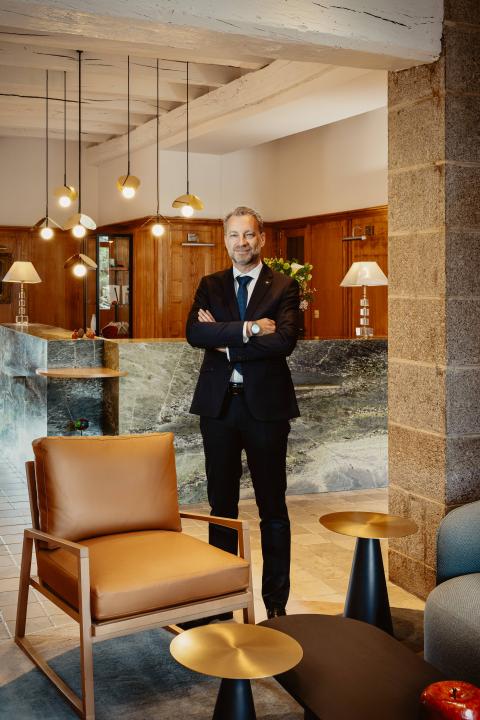 B Signature Hotels & Resorts - Directors