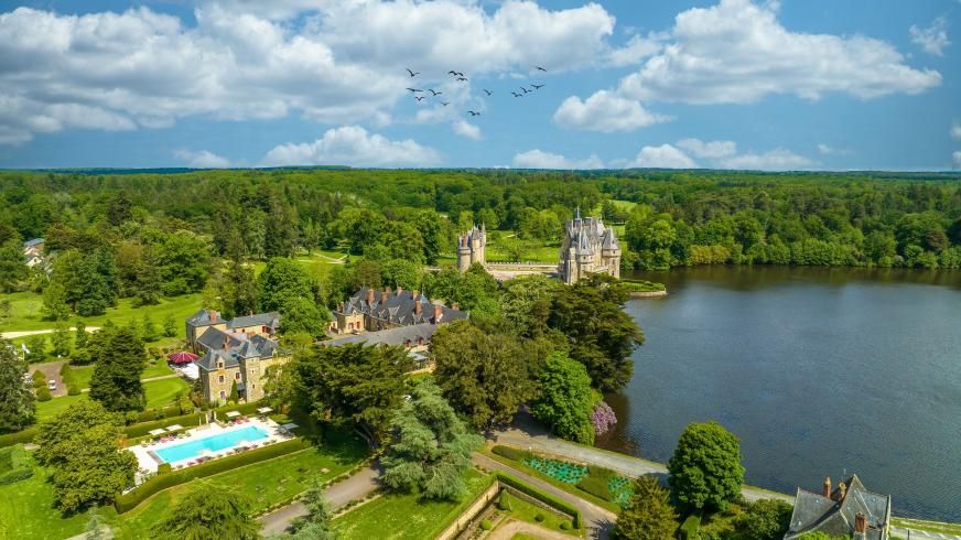 B SIGNATURE Hotels & Resorts