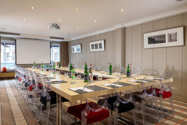 B SIGNATURE Hotels & Resorts