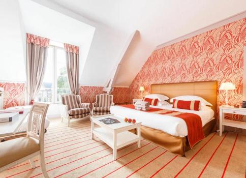 B SIGNATURE Hotels & Resorts