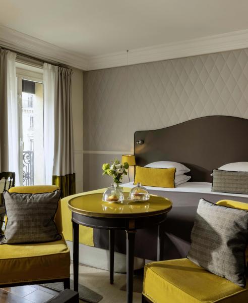 B SIGNATURE Hotels & Resorts