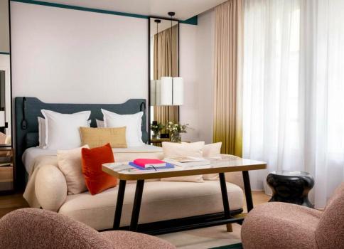 B SIGNATURE Hotels & Resorts