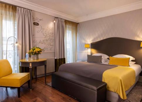 B SIGNATURE Hotels & Resorts
