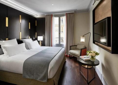 B SIGNATURE Hotels & Resorts