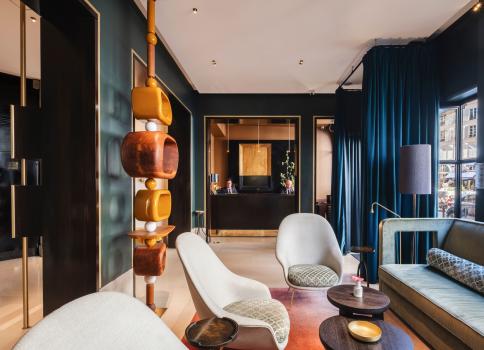 B SIGNATURE Hotels & Resorts